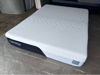 Nectar Classic Memory Foam Mattress - Queen