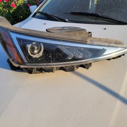 2013 Hyundai Elantra Passanger Headlight