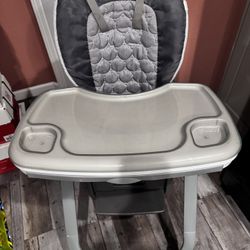 Share Learn Connect 2 Kids High chair 
