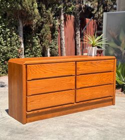 Postmodern Mid Century Vintage 1980s Oak 6 Drawer Lowboy Dresser