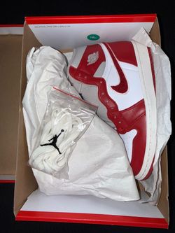 W Air Jordan 1 Retro HI OG Varsity Red