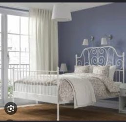 Queen metal bed