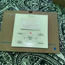 3x Thermostat HVAC Daikin