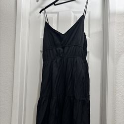 Woman’s Large Black Dress