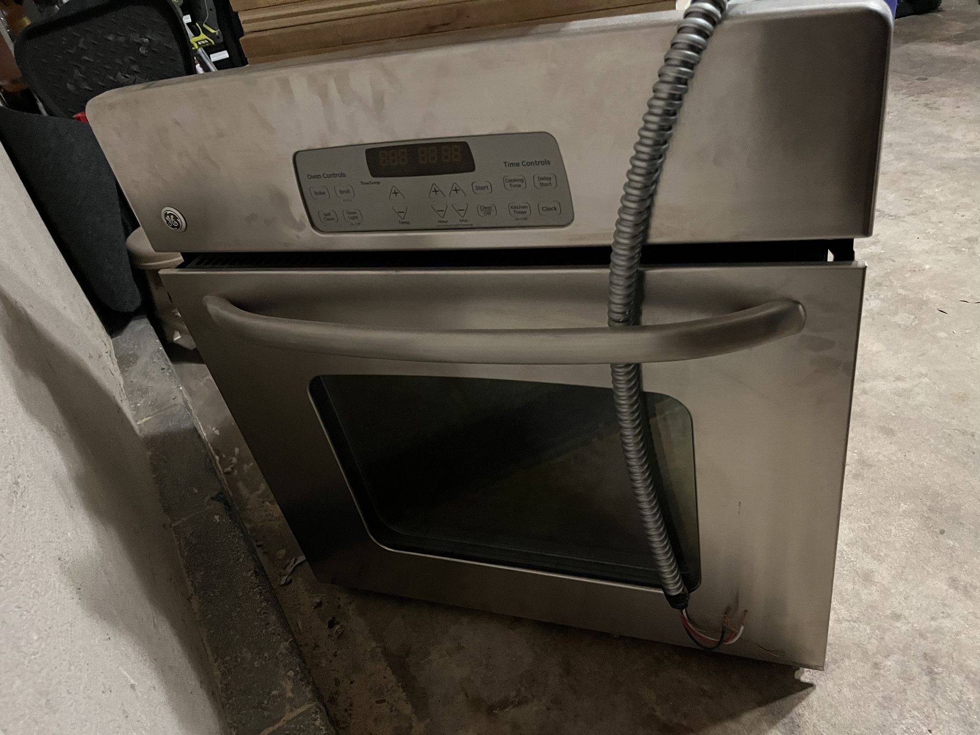 GE 27in Electrical Wall Oven for Sale in Reading, PA OfferUp