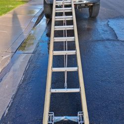 Werner 24" glidesafe fiberglass extension ladder