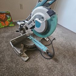Makita miter saw 12"