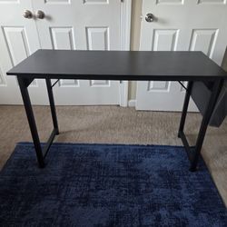 Black Desk