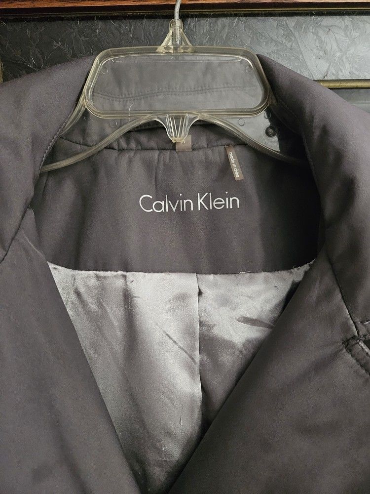 Women's Calvin Klein Raincoat With Hood!!