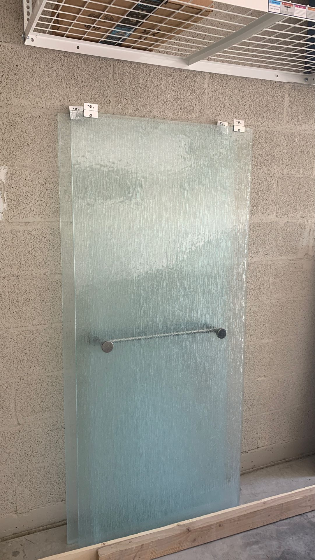 Sliding glass shower doors