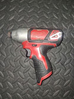 Milwaukee m12 impact driver