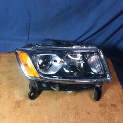 FITS 2014 - 2016  Jeep Grand Cherokee Passenger Right Halogen Headlight 