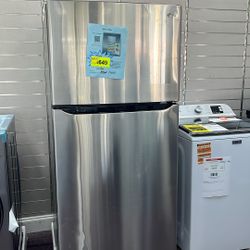 Refrigerator 30” In Stainless Steel New 