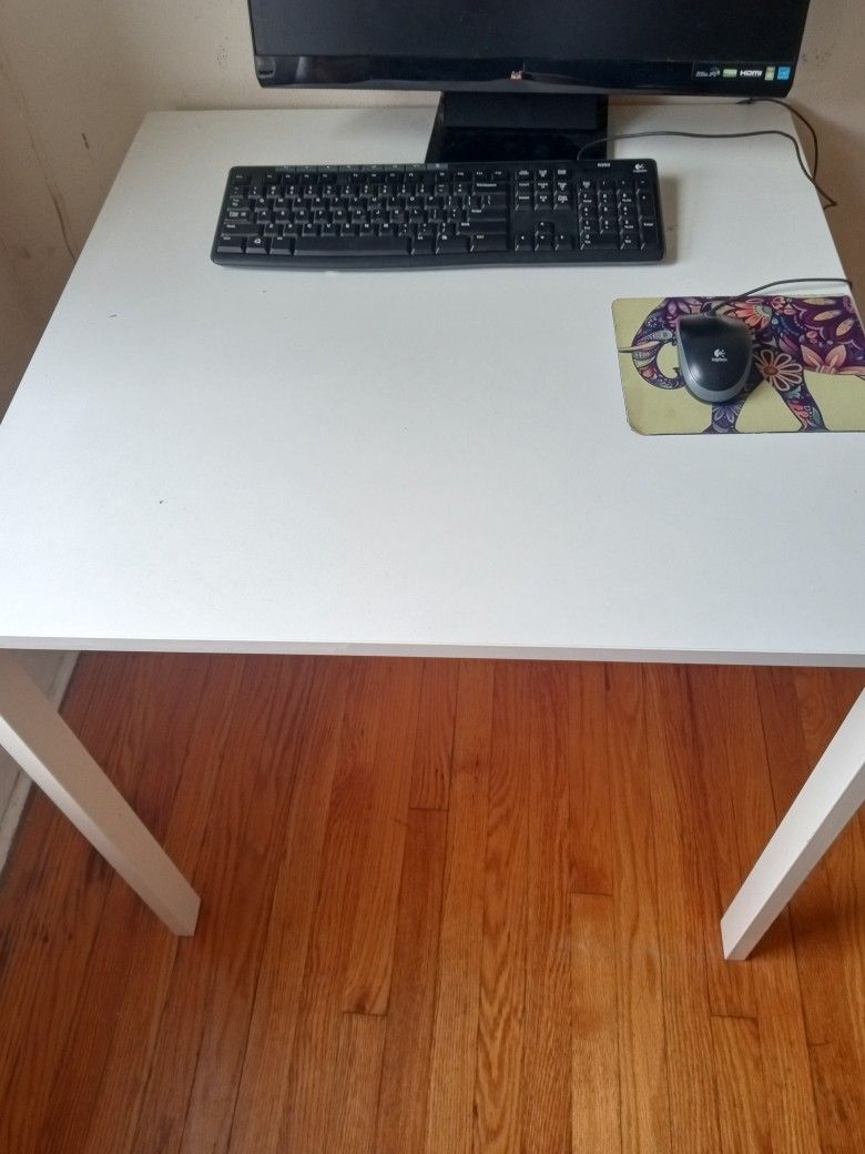 $35 Study Table 30"X30"30" Pickup Only Near Ucity 