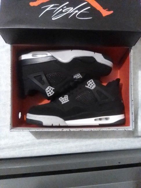 Jordan Retro 4 Black