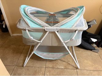 Baby bassinet portable and foldable light weight