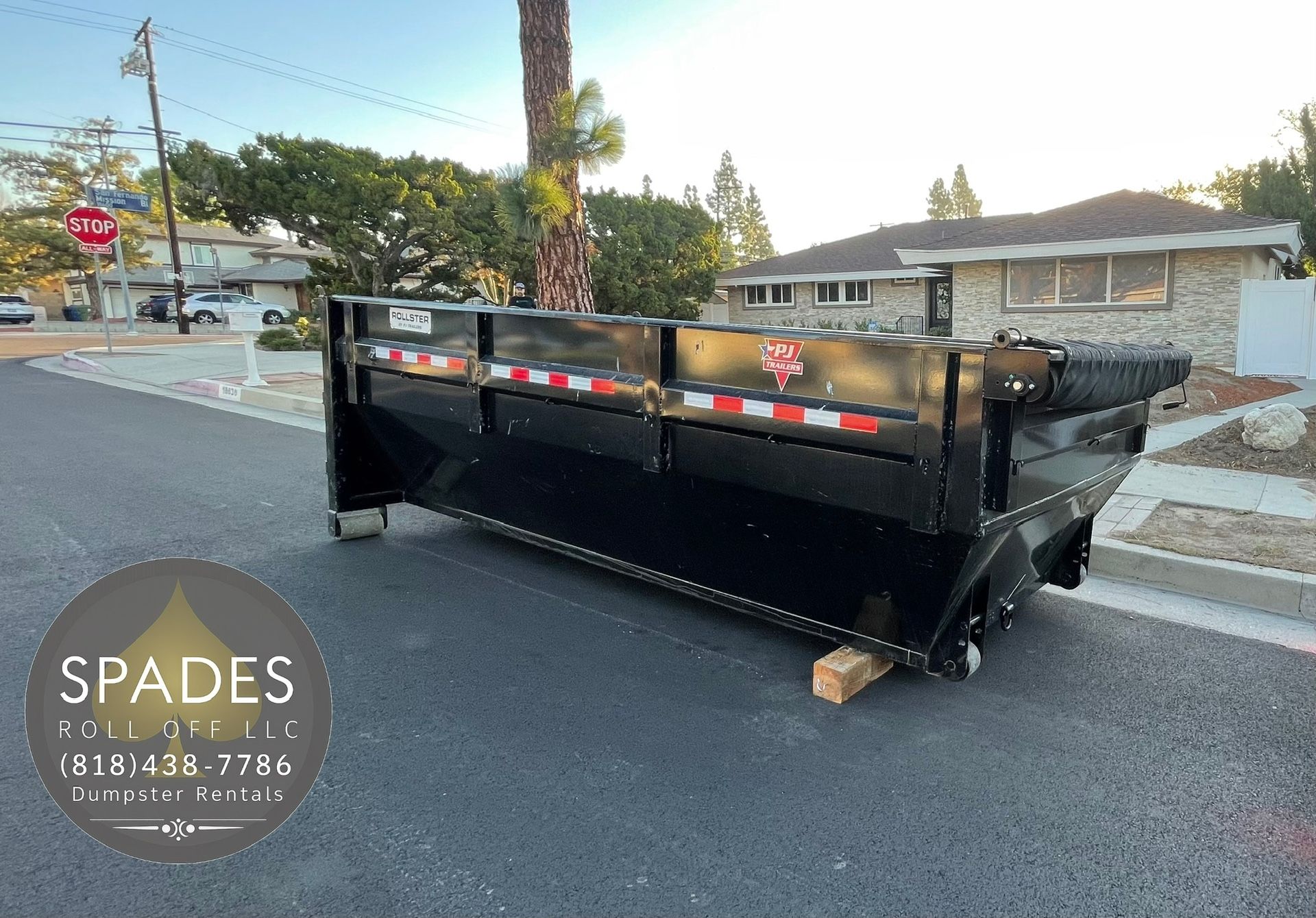 Roll Off Dumpster/ Waste Bin