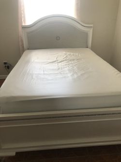 Bed Mirror And Vanity