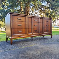 Mid Century Modern Walnut 9 Drawer Lowboy Dresser Credenza Vintage 