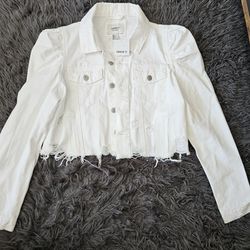 NWT Forever 21 White Crop Jean Jacket sz L in perfect condition