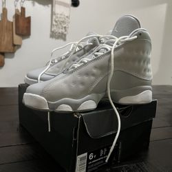 Like New Jordan Retro 13 Size 6 Y 