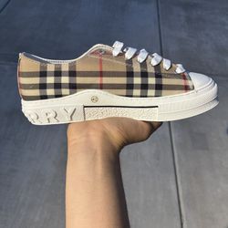 Burberry Low Top House Check Sneaker Converse  