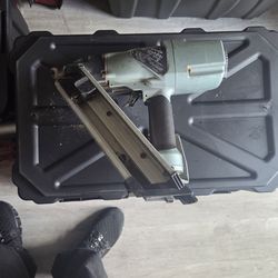 Hitachi Joist Hanger Nailer - Positive Placement Gun