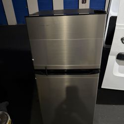 Brand New 12 Volt Rv Refer