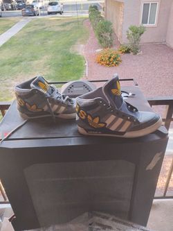 Adidas high top size 7 grey blue yellow and white