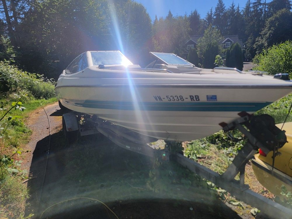 Bayliner 19.5ft 10th Anniversary Factory Inboard Chevy Boat With Trailer