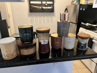 Assorted scented candles incl. WoodWick, sold as a group