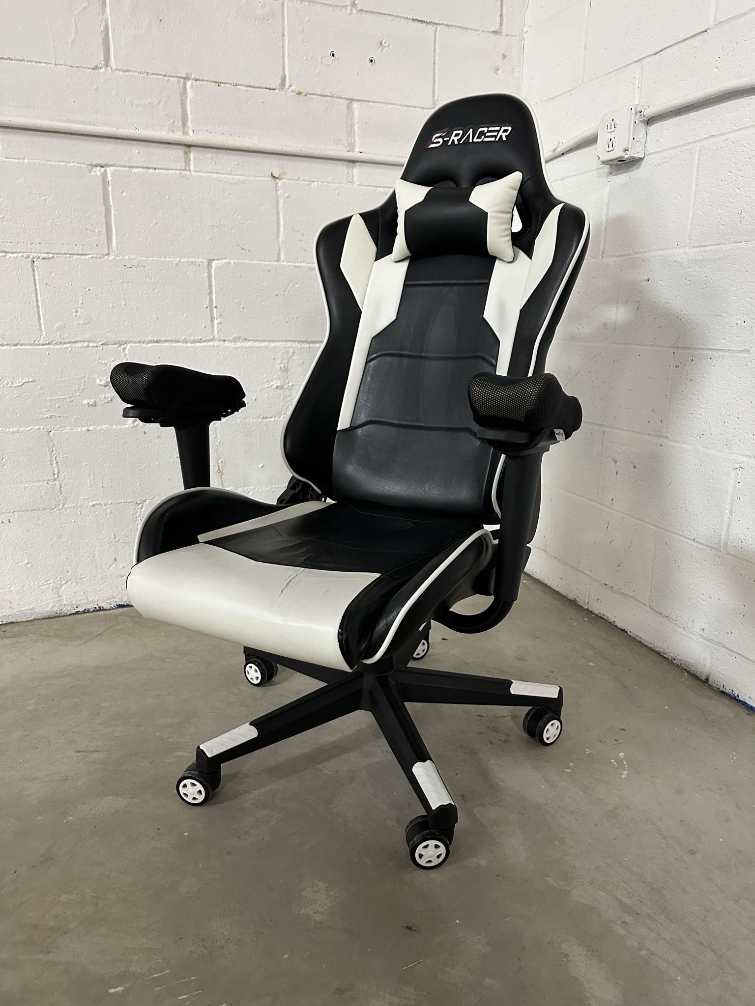 S-Racer Gaming Chair - Desk Office Computer Chair - For Playstation xBox Nintendo Sega Geniuses