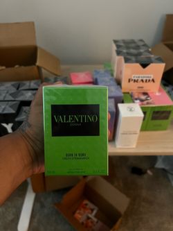 Valentino born in Roma green extravaganza