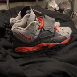 Mens Nike Air max Speed Turf Size 12