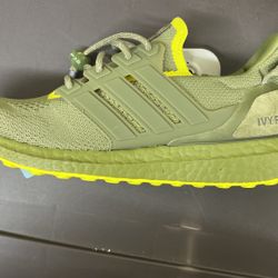 IVY PARK Ultraboost Size 7 1/2