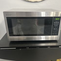 Microwave Oven 