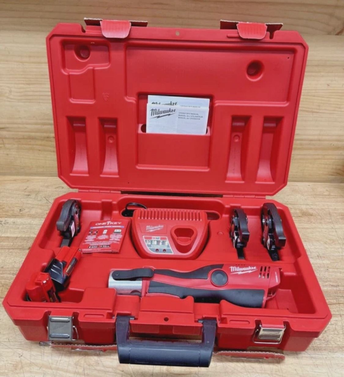 Milwaukee 2473-22 M12 FORCE LOGIC Press Tool Kit with Jaws - DN38