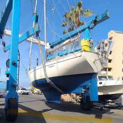 Columbia 8.7 wide body 29 ft