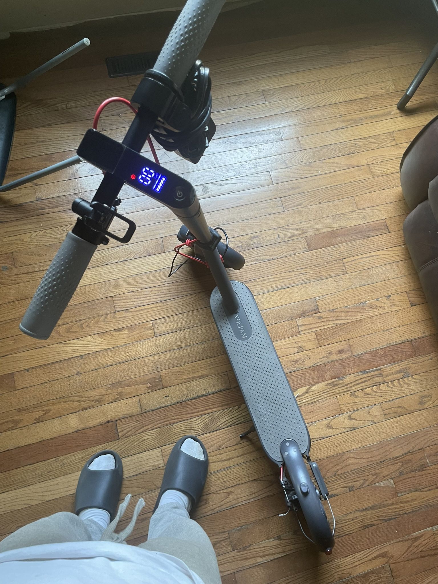 19 Mph Bluetooth Scooter 