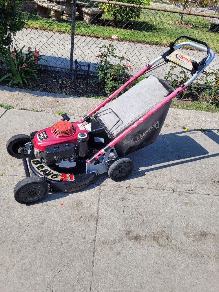 HONDA Commercial Lawn Mower