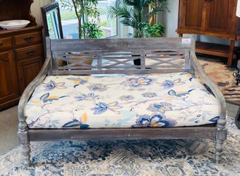 Antique Style Daybed