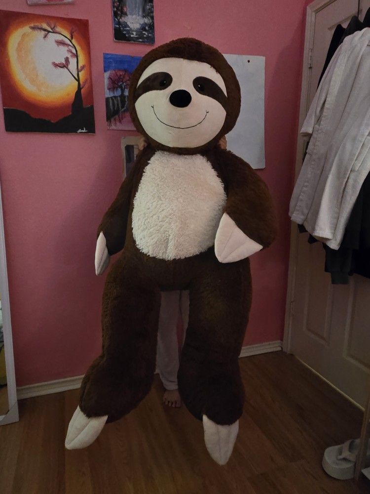 Giant Sloth Over 5 Feet Tall