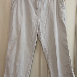 L.L.Bean women’s capris pants Sz 12