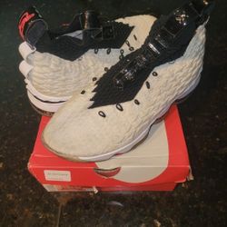 Nike Lebron 15 Graffiti Men's White Black Basketball Sneakers Size 9