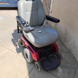 Jazzy Wheel Chair Whit Charger Runs Good Can Test If U Like