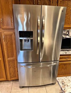 Kenmore French style door stainless steel refrigerator/freezer