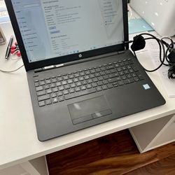 HP laptop Touchscreen 17” Excellent Conditions 