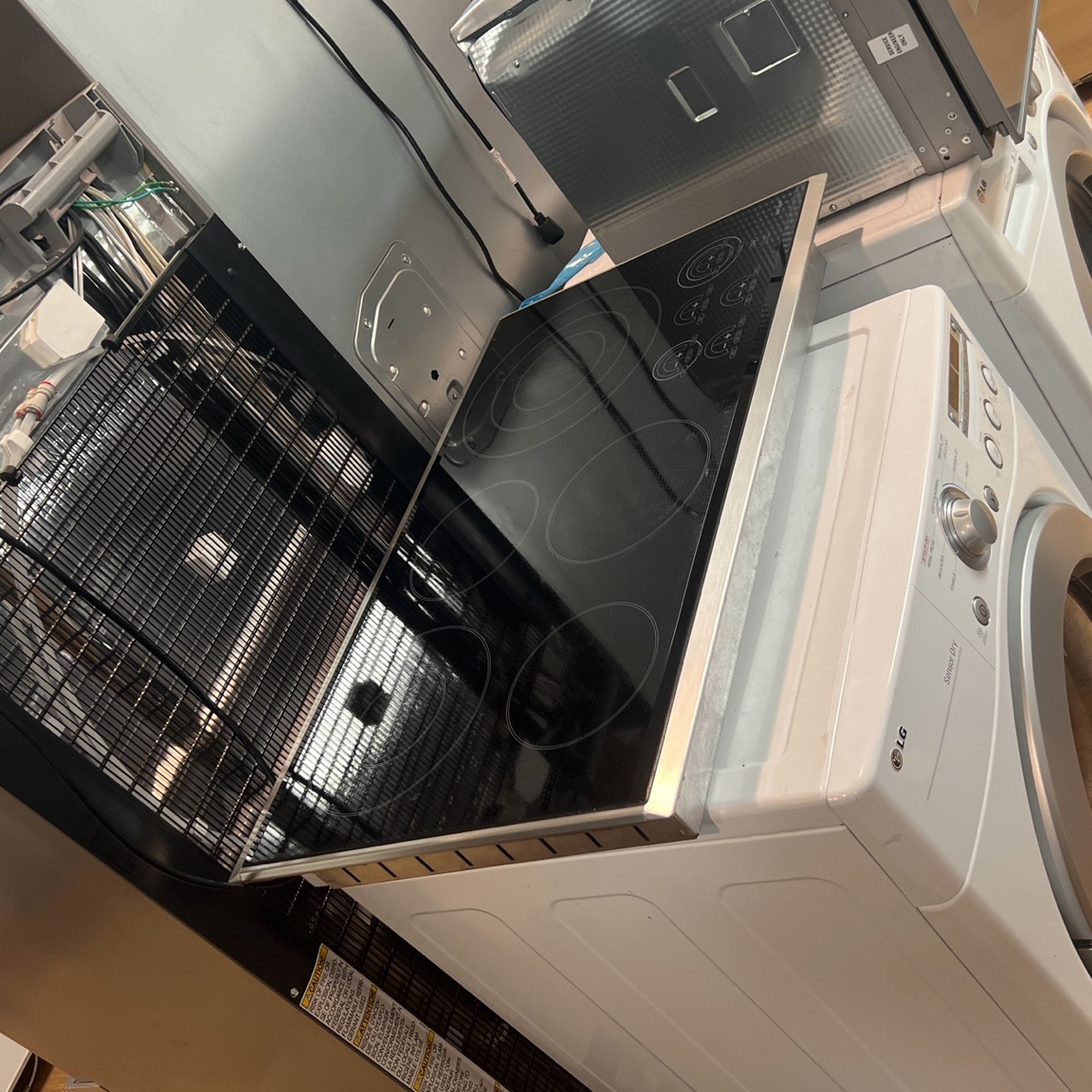 WOLF COOKTOP 36” AND SINGLE OVEN 36”