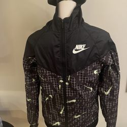 Nike Sportswear Windrunner Training Jacket Boys, Black/Green, Large