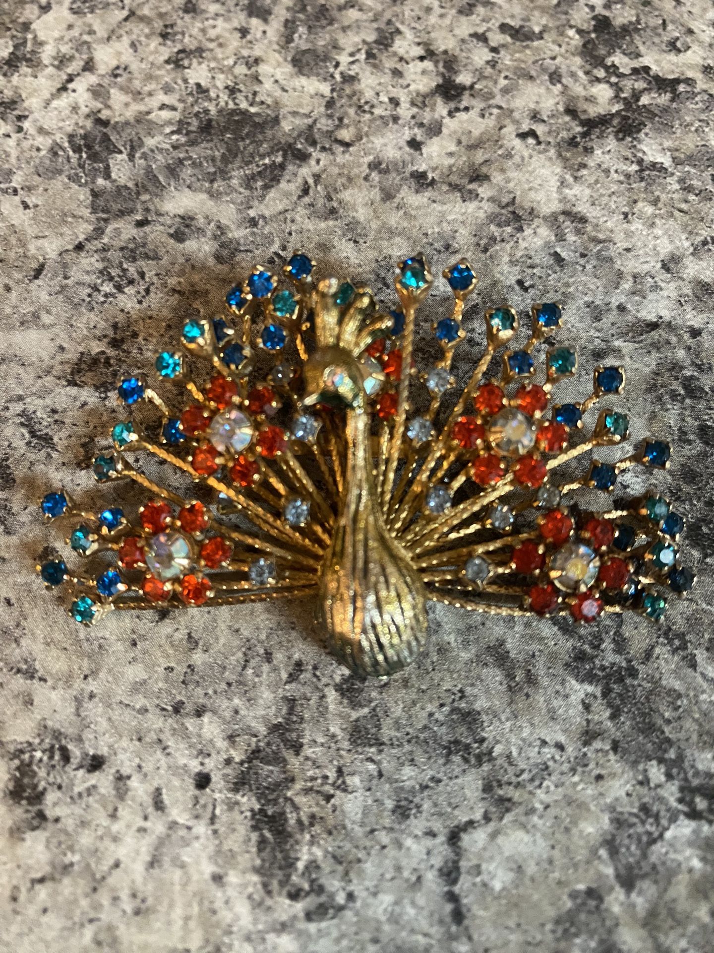 Vontage peacock broche 